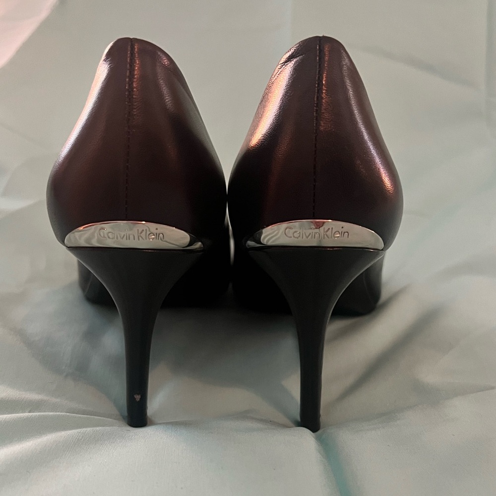 Size 7 Calvin Klein 3” heels